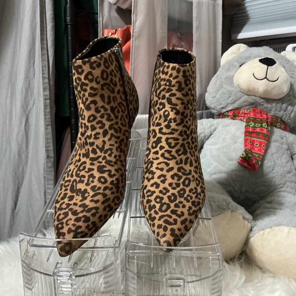 Women’s ankle booties - Picture 1 of 9